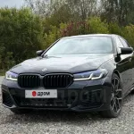 Черный и мощный BMW с дорогим рестайлингом продают в Горном Алтае. Фото