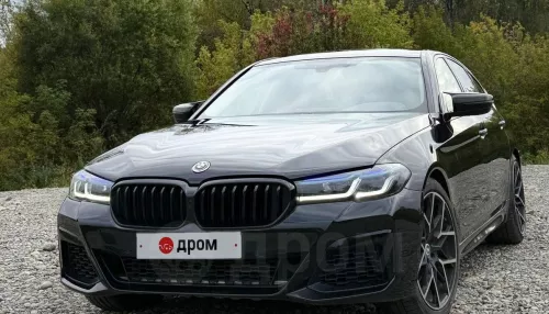 Черный и мощный BMW с дорогим рестайлингом продают в Горном Алтае. Фото