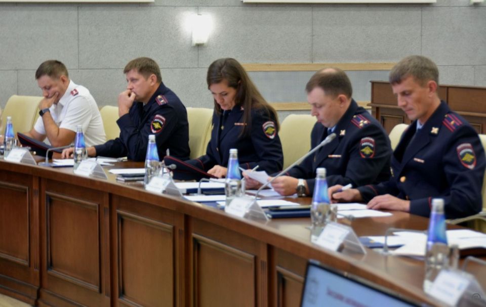 В мэрии Барнаула обсудили меры профилактики наркомании среди детей и молодежи В мэрии Барнаула обсудили меры профилактики наркомании среди детей и молодежи