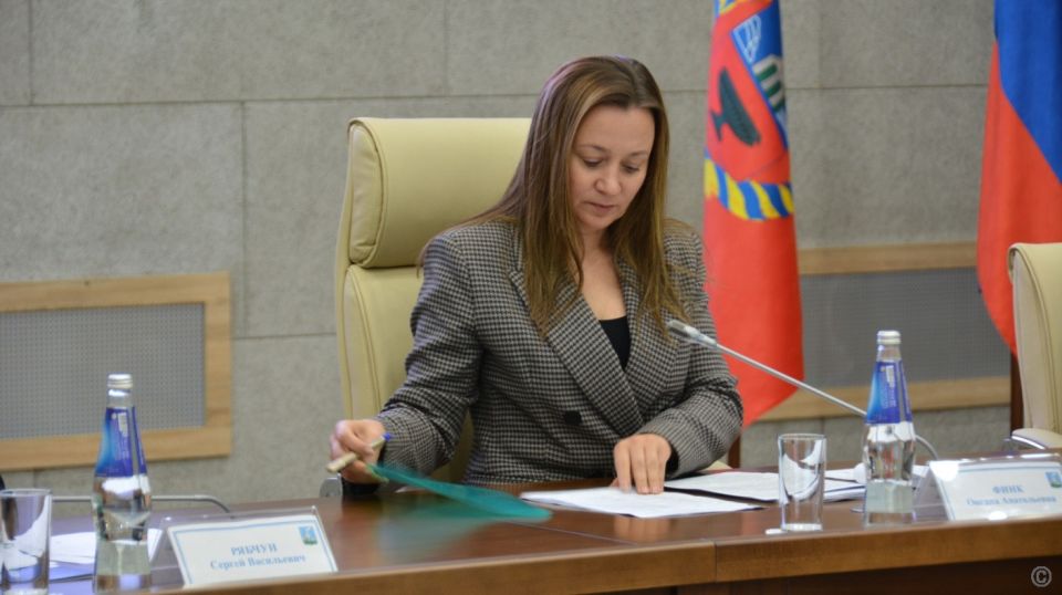 Руководитель аппарата администрации Оксана Финк Руководитель аппарата администрации Оксана Финк