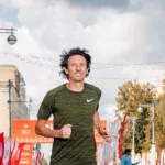 Барнаулец Алексей Смертин пробежал марафон в 42 км с инвалидом-колясочником