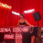 Собчак закатила громкую вечеринку в духе 2000-х с черной икрой и лобстерами. Видео