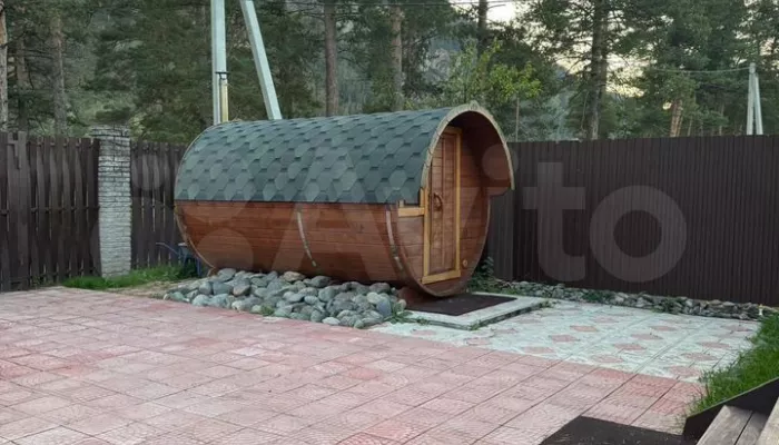 Дом из экспериментальных материалов и видом на Катунь продают в Горном Алтае. Фото