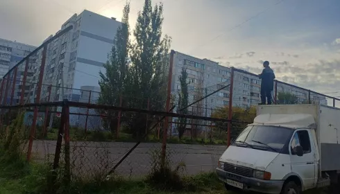 Две опасные спортивные площадки демонтируют в Индустриальном районе Барнаула