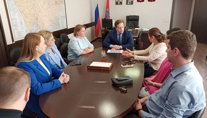 Восемь врачей из Алтайского края отправятся в месячную командировку в ЛНР
