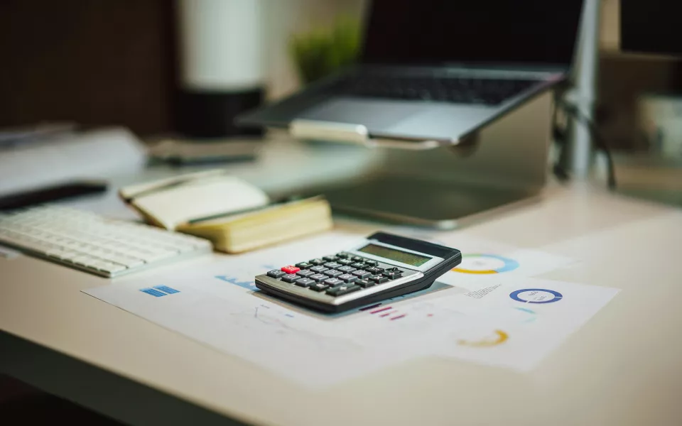 Милым нашим магам цифр. Приятные поздравления с Днем бухгалтера в стихах и прозе