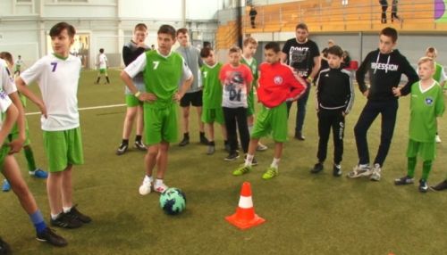 Команды детских домов Сибири встретились на соревнованиях по футболу в Барнауле