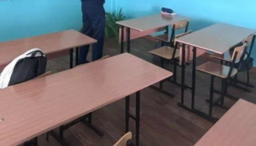 Школьника в Сибири задержали за поножовщину во время урока