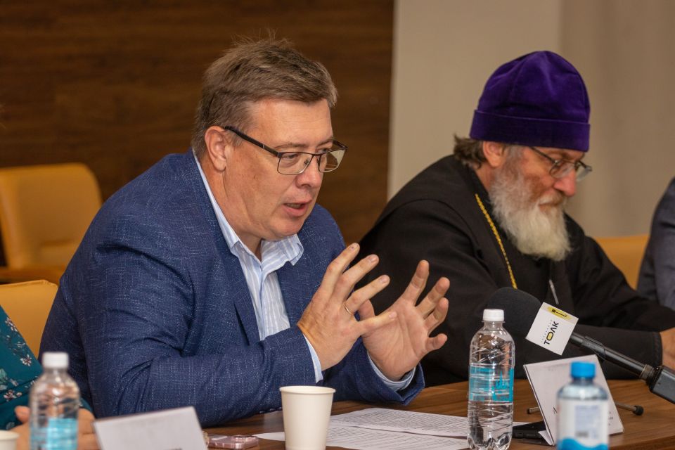 Александр Богуцкий