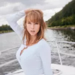 Полина Диброва впервые появилась на публике с детьми после развода. Фото