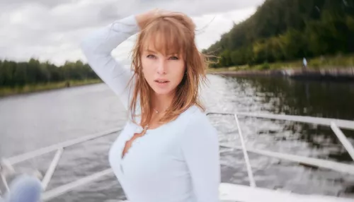 Полина Диброва впервые появилась на публике с детьми после развода. Фото