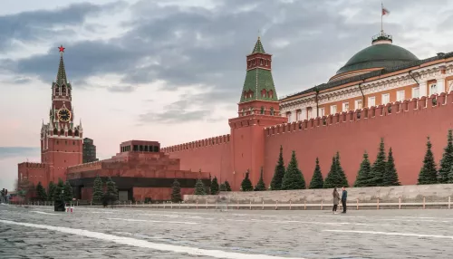 СМИ: Кремль закупил 120 ручек в цветах триколора по 68 тысяч рублей каждая