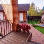 Коттедж с фонтаном продают в центре Горно-Алтайска за 27 млн рублей. Фото