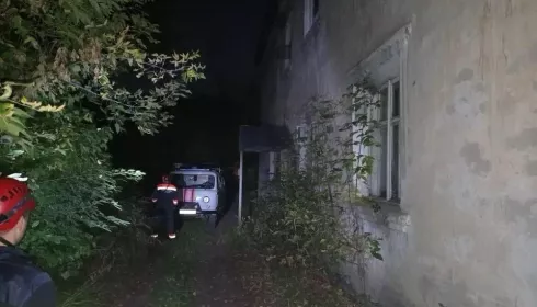 В барнаульской двухэтажке на Ярных произошло частичное обрушение: что известно о ЧП