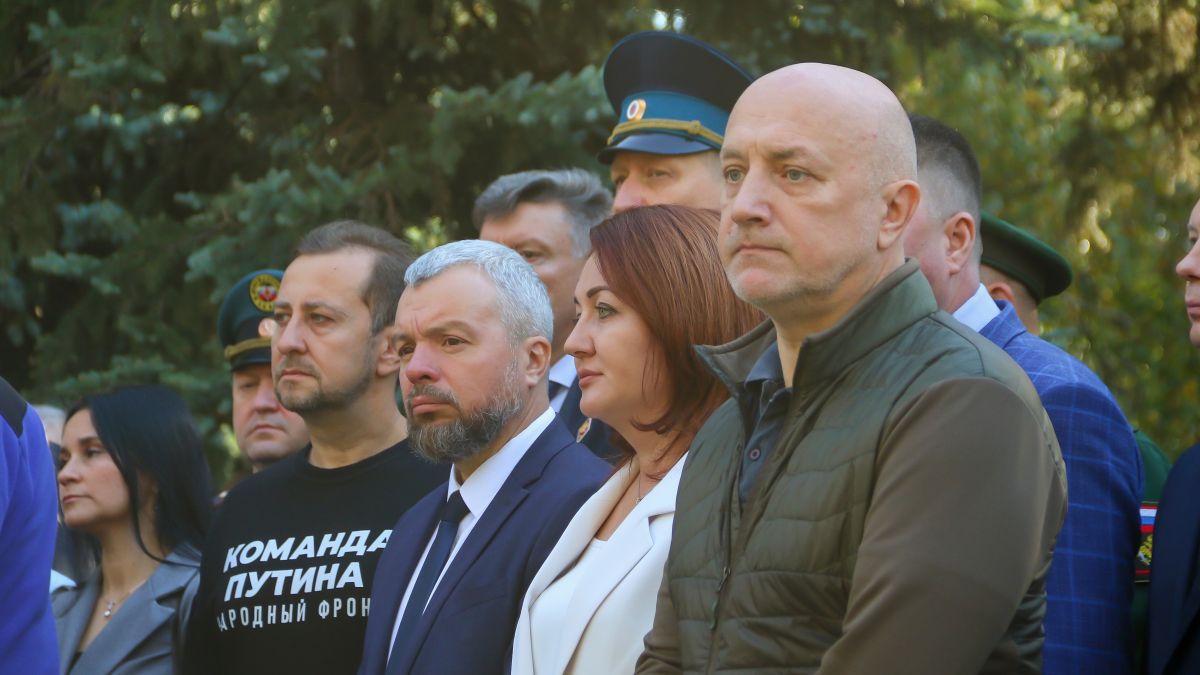 Захар Прилепин участвует в открытии часовни на площади Победы в Барнауле