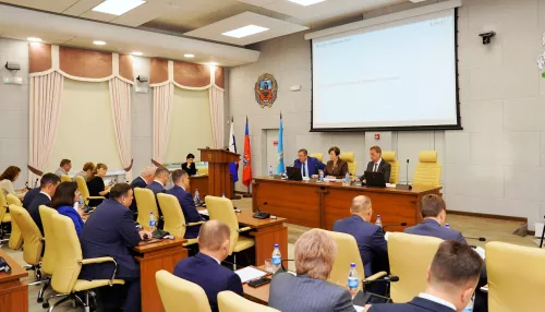 200 тысяч воинам и новое зонирование. Барнаульская Дума провела очередное заседание