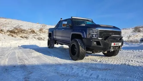 Кастомный Chevrolet Silverado прямиком из Техаса продают в Горно-Алтайске. Фото
