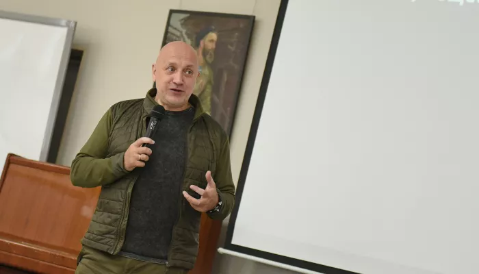 Больше, чем писатель: Захар Прилепин о языке, истории, СВО и Барнауле