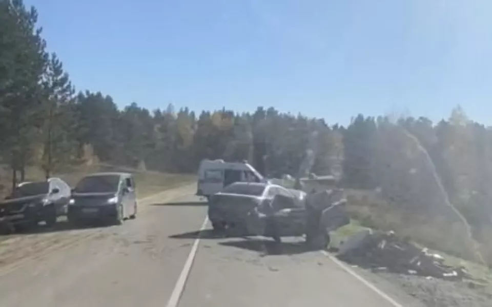 Водитель ВАЗа погиб при столкновении с Mitsubishi под Барнаулом