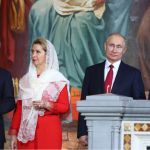 Путин посетил пасхальное богослужение в храме Христа Спасителя