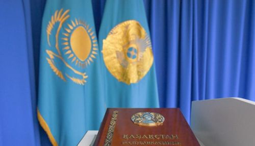 Девять человек подали документы на выборы президента Казахстана