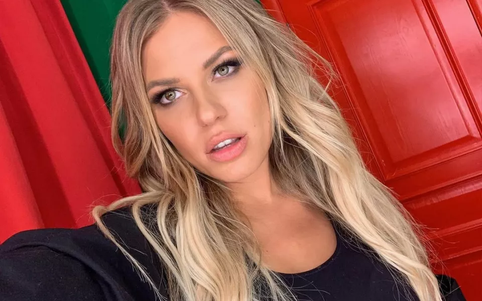 Рита Дакота сделала очередную пластику. Смотрим, как менялась внешность певицы