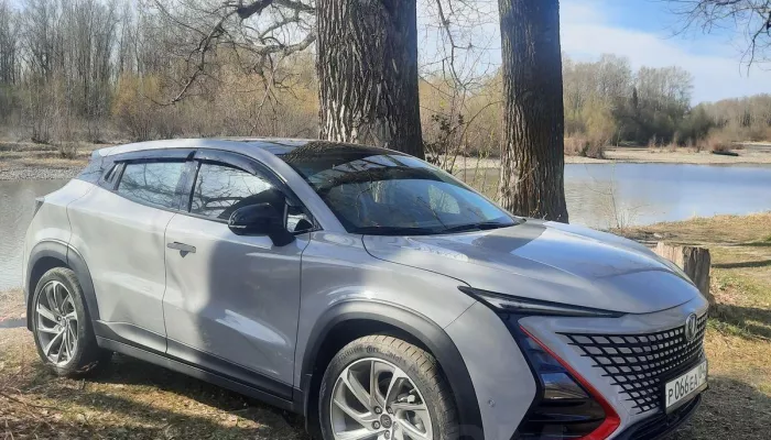Умный Changan с автопилотом и беспроводной зарядкой продают в Горно-Алтайске. Фото