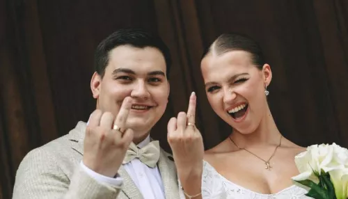 Сын Михаила Круга тайно сыграл свадьбу с 22-летней девушкой с шоу Давай поженимся
