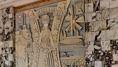Панно, обнаруженное в барнаульском Доме под шпилем, сохранят