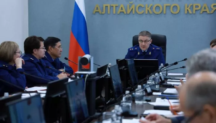 Прокурор Алтайского края призвал ускорить строительство соцобъектов