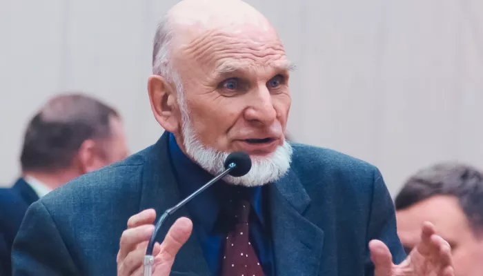 Умер член четырех составов Общественной палаты Алтайского края Борис Гусев