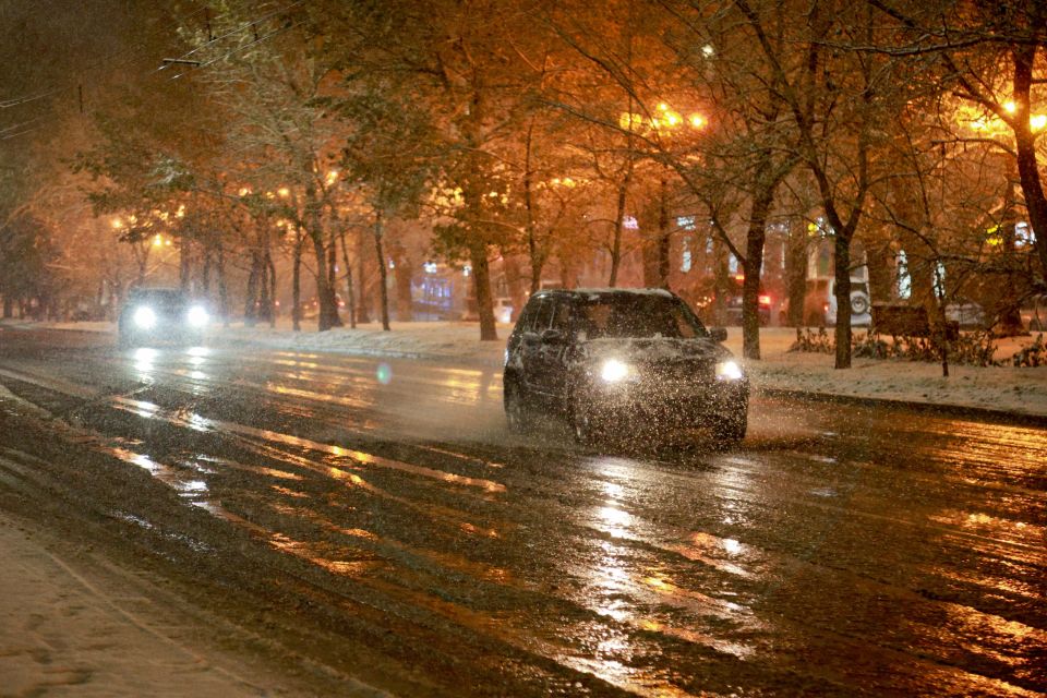 Снег. Снегопад. Мокрый снег.