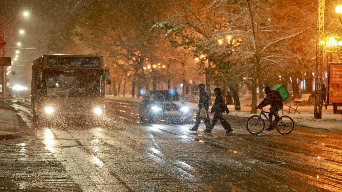 Дожди и снег ворвутся в Алтайский край на длинных ноябрьских выходных Первый снег в Барнауле