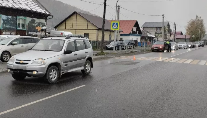 Водитель Нивы сбил подростка на зебре в Горно-Алтайске