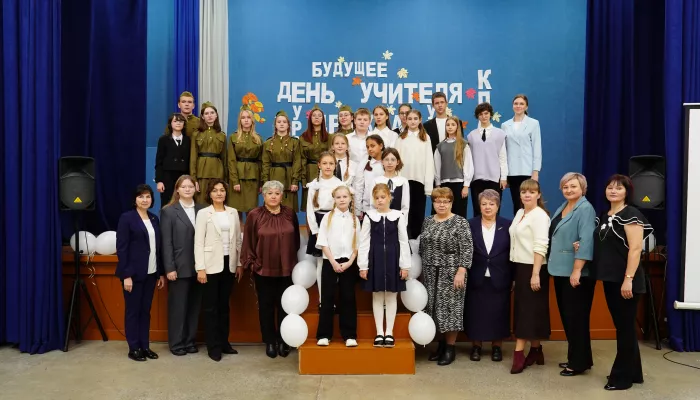 В школах Барнаула продолжат развивать театральные кружки и хоровое пение