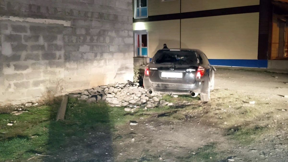 Место ДТП, оставленное "бесправным" водителем