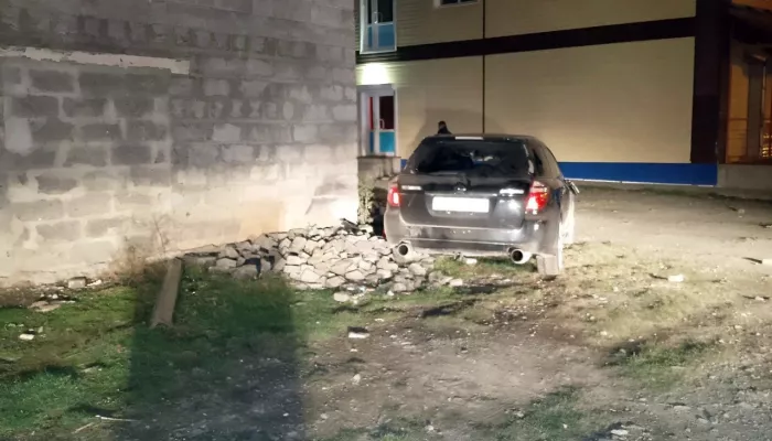 В Республике Алтай бесправный водитель устроил ДТП и сбежал