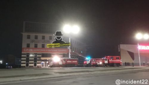 Стали известны подробности пожара в магазине DNS в Барнауле