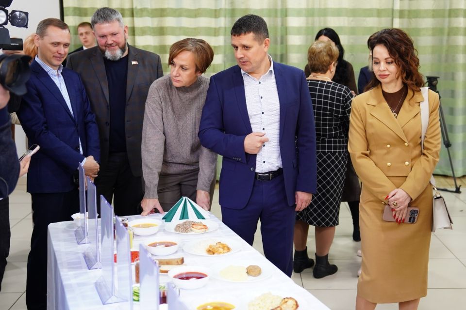 Депутаты БГД обсудили проблемы организации школьного питания