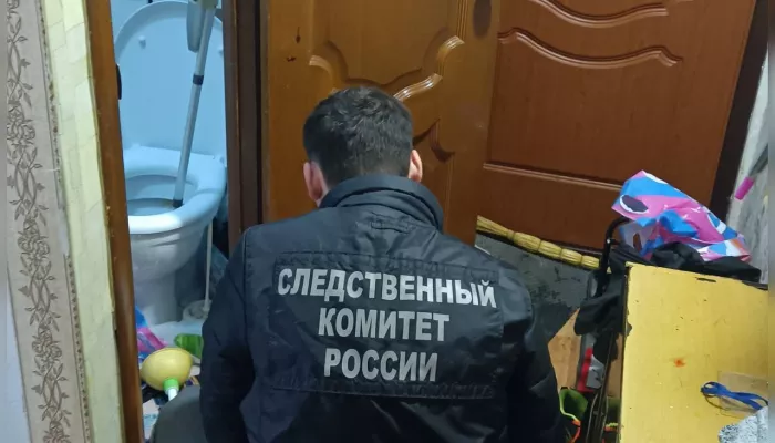 Отец в нервном срыве выбросил двухлетнюю дочь из окна четвертого этажа в Уфе. Фото