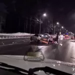 Водитель устроил аварию на шоссе Ленточный бор в Барнауле и скрылся