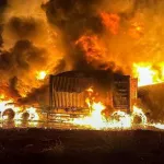 Крупные пожары охватили порты в Одессе и Черноморске после удара ВС РФ