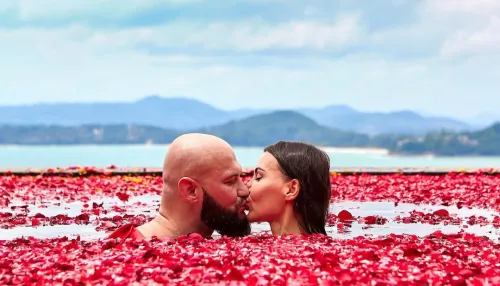 Оксана Самойлова сменила имидж на фоне развода с Джиганом