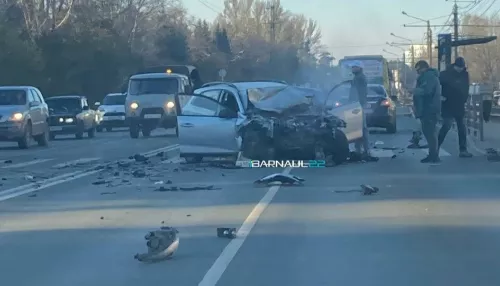 Два человека пострадали в ДТП на Змеиногорском тракте в Барнауле