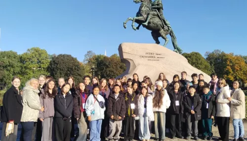 36 школьников из Республики Алтай посетили Санкт-Петербург по нацпроекту