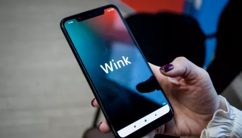 Wink.ru запустил короткие вертикальные сериалы для просмотра в дороге