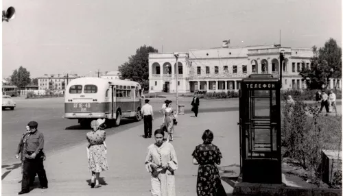 Сердце Столицы мира: как выглядела площадь Октября в эпоху СССР. Фотохроника