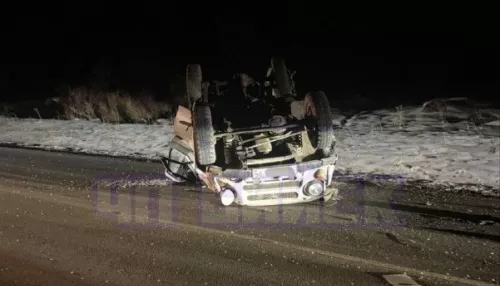 На трассе в Республике Алтай УАЗ лег на крышу, водитель попал в больницу