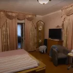 Вдова Михаила Круга впервые показала дом, где смертельно ранили артиста