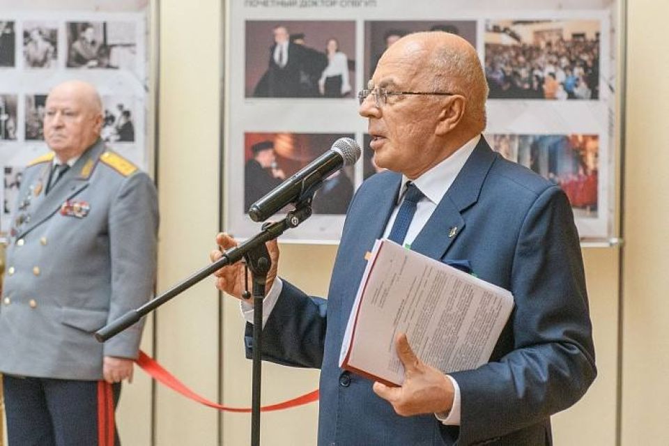 Ректор СПбГУП, академик Александр Запесоцкий Ректор СПбГУП, академик Александр Запесоцкий